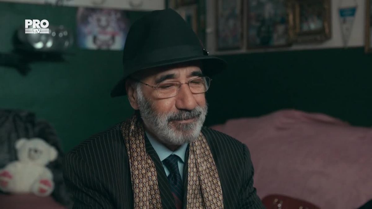 "Da, Ralucuta! Asa am zis! Ralucuta mea scumpa si draga!"