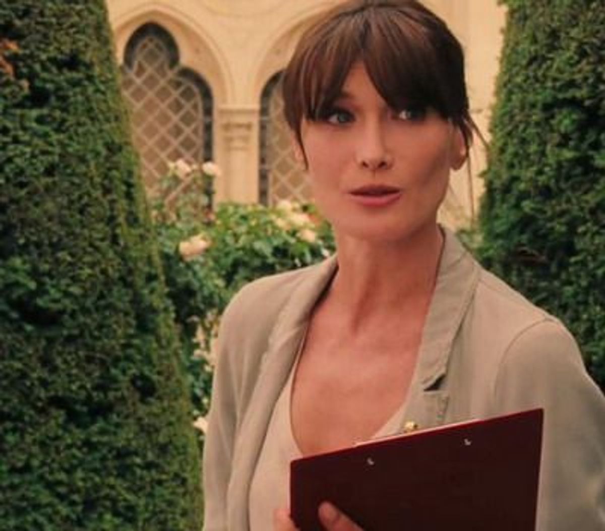 Video Primele Imagini Cu Sexy Carla Bruni Nevasta Lui Sarkozy In Filmul Lui Woody Allen