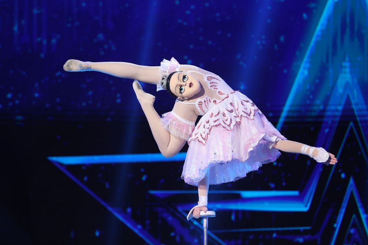 Românii Au Talent 2020 Veronica Khistova Balerina Care Dansează în Mâini Pro Tv 