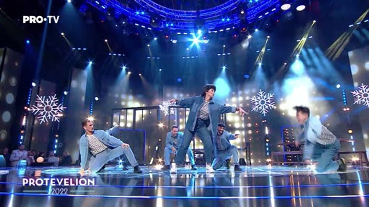 Mihaela Radulescu lipsync - Elvis Presley