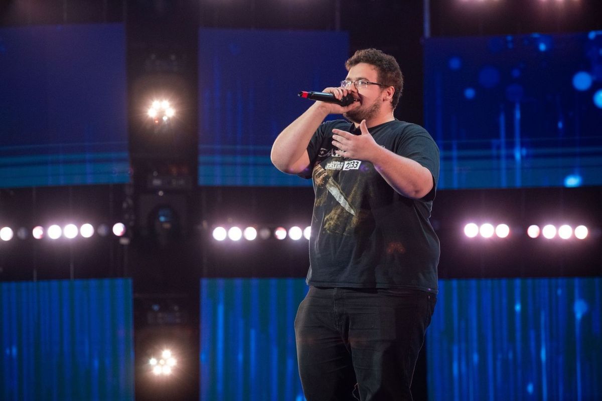 La Românii au talent, Daniel Tudor a cântat muzică rap pe versurile lui ...