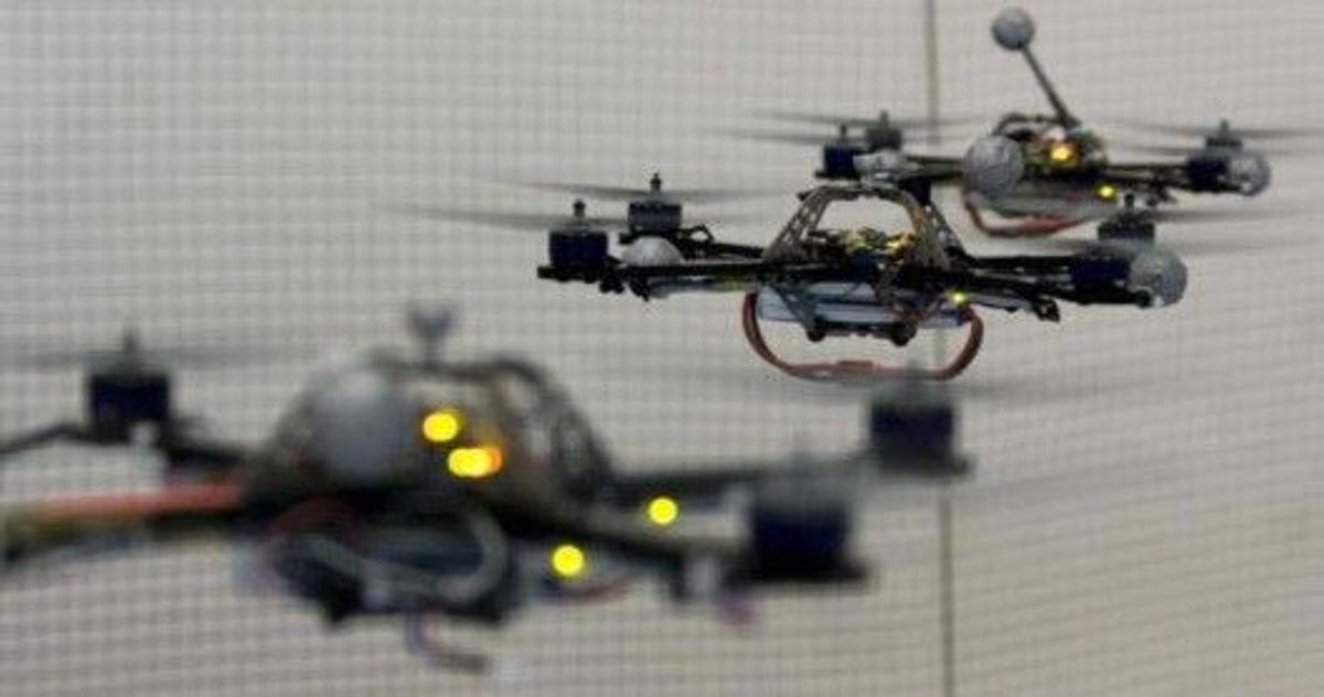 VIDEO Robotii zburatori au construit un turn inalt de 6 metri | PRO TV