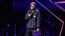 Românii au talent 2021: Nicolae Nica s-a remarcat cu ”inscripțiile funerare” cu mesaje amuzante