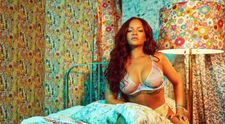 Rihanna, cea mai sexy apariție de pe străzile din Beverly Hills! Ce ținută a purtat artista