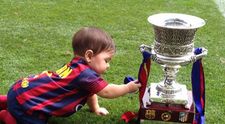 Milan Pique seamana din ce in ce mai bine cu mamica lui. Shakira si Gerard Pique se lauda peste tot cu copilul lor