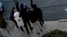 Momentul în care o studentă de origine turcă a fost săltată de mascați în America. Nimeni nu știe unde este tânăra, iar imaginile surprinse pe camerele de luat vederi sunt șocante: „Arăta ca o răpire”