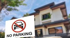 Ce a putut găsi un șofer din Cluj care a îndrăznit să își parcheze mașina în fața unei vile de 600.000 de euro