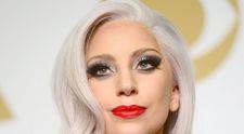 Lady Gaga, dezinhibată pe scenă, în ciuda kilogramelor în plus. Cum a apărut în fața fanilor