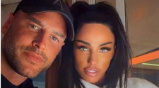 Dubioasa viață amoroasă a noului soț al lui Katie Price - autointitulat milionar! Divorțuri multiple, amantlâcuri, cereri în căsătorie ”la prima vedere”