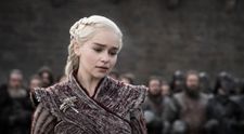 Emilia Clarke dezvăluie că a fost obligată să se dezbrace în scenele de erotice din Game Of Thrones