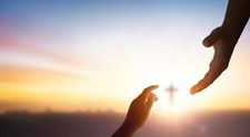 Un bărbat a păcălit nenumărate persoane că este reîncarnarea lui Iisus și a ajuns să trăiască o viață de lux! Falsul Mesia este acum condamnat la 4 ani și 6 luni de închisoare