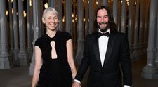 După o viață de suferință, a găsit femeia care să îl facă să zâmbească din nou. Keanu Reeves, mai fericit la niciodată