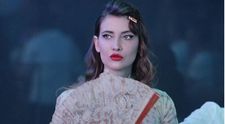 VIDEO Iulia Albu comentează ținutele vedetelor. Ce spune despre rochia purtată de Mădălina Ghenea la Veneția
