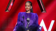 Rihanna și tatăl ei au îngropat securea războiului după doi ani de certuri aprige. Ce acuzații îi aducea 