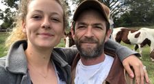 Prima reacție a fiicei lui Luke Perry după moartea tatălui: „Sunt recunoscătoare pentru dragostea voastră”
