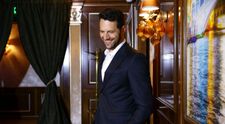 Adi Nartea, transformare uimitoare pentru un nou rol. Actorul joacă într-o comedie