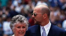 La 90 de ani, mama lui Bruce Willis lucrează ca voluntar la LAPD și toți o adoră: „Ea reprezintă ce e mai bun în oamenii care cred în munca pe care o fac bărbații și femeile noastre”