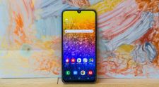 (P) 5 Motive pentru care merită să cumperi telefonul Samsung Galaxy A50