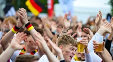 Prețuri amețitoare pe stadioanele de la Cupa Mondială 2026. Un covrig e 60 de lei. Cât poate să coste o sticlă de apă sau un pahar de bere