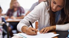 Evaluare Națională 2026. Proba la Limba și literatura română s-a încheiat. Ce subiecte au primit elevii
