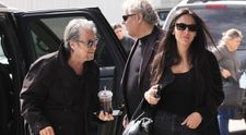 Al Pacino, prima apariție publică după moartea lui Diane Keaton! Actorul de 85 de ani, surprins în aeroport alături de iubita cu 54 de ani mai tânără