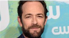 Luke Perry a suferit un ”masiv” accident vascular cerebral. Ce se întâmplă acum cu actorul