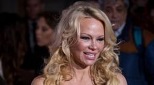 Pamela Anderson vorbește pe șleau despre sexul în trei: „Toți iubiții mei au fost prea geloși”