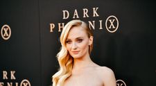 Sophie Turner, Sansa din Game Of Thrones, schimbată radical de când este însărcinată. Cum a fost surprinsă de paparazzi
