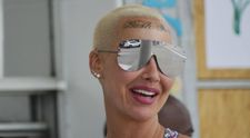 Putea bifa una dintre cele mai cuminți ieșiri în public, dar un detaliu a atras atenția. Ce au observat fanii lui Amber Rose