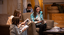 Visuri la cheie, 22 noiembrie 2023 | Fetele lui Florin Anghel, invitate-surpriză la lansarea propriei lor cărți