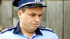 Robi vrea să îl ajute pe Ardiles după ce află că acesta din urmă...e plin de plumb