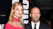Rosie Huntington-Whiteley și-a șocat fanii după ce s-a lăsat fotografiată nud și a postat imaginea pe Instagram: „Doar Jason ar trebui să se bucure de priveliștea asta!”