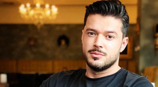 Victor Slav s-a fotografiat alături de iubita lui. Cum arată femeia care l-a cucerit