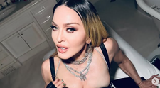 Madonna, în mijlocul unui scandal după ce a postat imagini în care apare în ipostaze nepotrivite alături de Papa! Imaginile sunt generate de AI