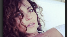 Inna, sexy si rea! A aparut pe covorul rosu intr-o bluza complet transparenta si toti au intors ochii dupa ea
