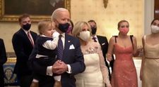 Joe Biden a dansat cu nepotul în brațe la concertul de inaugurare. Micuțul Beau a furat toate privirile