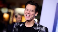 Jim Carrey, criticat în mediul online după ce i-a făcut avansuri unei jurnaliste