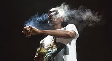Are noroc că nu a fost arestat. Ce cadou “ilegal” a primit Snoop Dogg de ziua lui