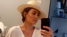 Claudia Pătrașcanu și-a scos pantofii la vânzare pe internet! Câți bani cere pentru încălțăminte