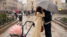 Celebra influenceriță din România, care a fost la doar un pas de tragedie din cauza depresiei postnatale, va fi internată o lună în spital. După experiența neplăcută de acum patru ani, soțul ei a luat o decizie importantă: „Nu va fi ușor fără ea”