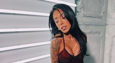 Ruby, în ipostaze incendiare! Artista a pozat într-o ținută sexy, fără lenjerie intimă