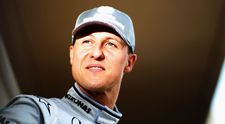 Michael Schumacher este conștient. Pilotul a început, la un spital din Paris, un tratament revoluționar