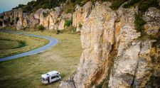 10 destinații ideale pentru rulotă în România