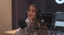 Ariana Grande, criză de plâns în direct, după ce și-a amintit de victimele atentatului din Manchester