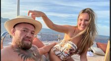 Conor McGregor, relaxare pe un iaht de 2,4 milioane de lire sterline, alături de logodnică