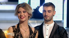 Sore, intr-o rochie de dantela, complet transparenta. Nimeni nu si-a putut lua privirea de la ea