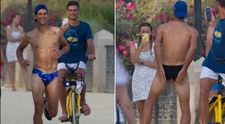 Novak Djokovic, cum nu l-ați mai văzut până acum. Fostul #1 ATP a făcut baie de mulțime, în slip, pe plajă