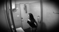 Un bărbat a ascuns o cameră video în baie, ca să își prindă soția cu amantul, însă ce a urmat după l-a lăsat mască. Ce s-a întâmplat, de fapt, în toaletă