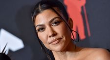 Ce înălțime are, de fapt, Kourtney Kardashian! Fanii, șocați când au văzut-o alături de sora ei mai mică, Kendall Jenner