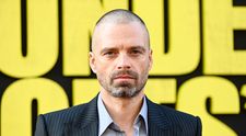 Sebastian Stan se întoarce în România pentru a juca într-un film. Anunțul făcut de regizorul Radu Jude